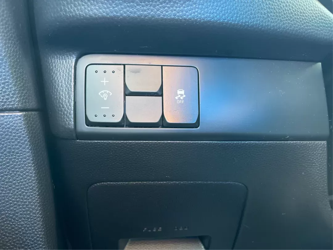 2016 Kia Soul + (KNDJP3A58G7) with an 2.0L L4 DOHC 16V engine, 6-Speed Automatic transmission, located at 880 E. National Road, Vandalia, OH, 45377, (937) 908-9800, 39.891918, -84.183594 - 2016 Kia Soul + - Photo#17