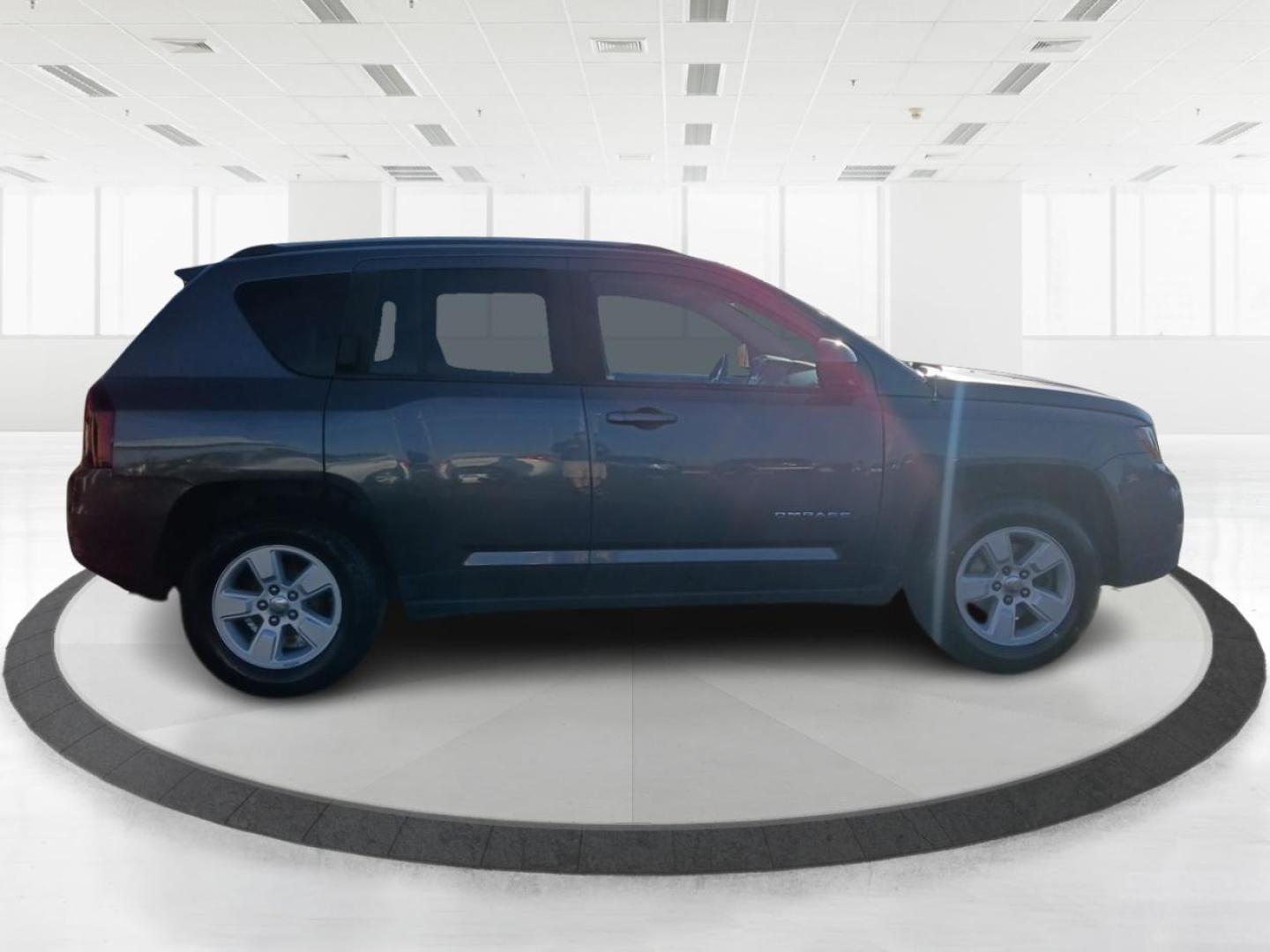 2016 Jeep Compass Latitude FWD (1C4NJCEB4GD) with an 2.4L L4 DOHC 16V engine, Continuously Variable Transmission transmission, located at 1230 East Main St, Xenia, OH, 45385, (937) 908-9800, 39.688026, -83.910172 - Photo#1