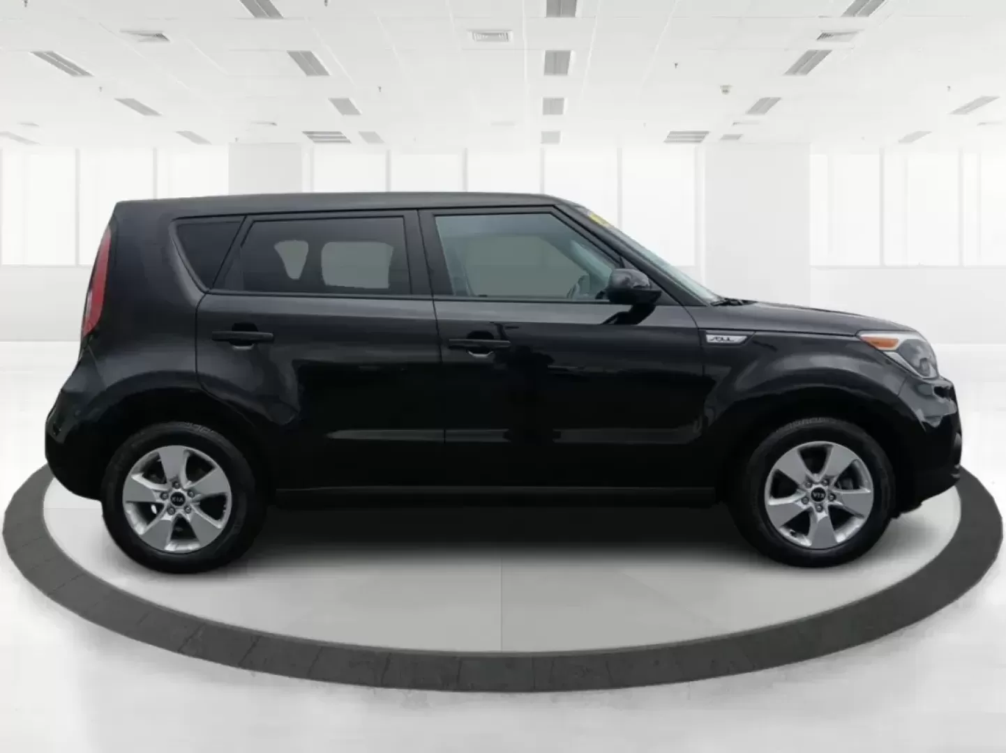 2019 Kia Soul Base 6A (KNDJN2A26K7) with an 1.6L L4 DOHC 16V engine, 6-Speed Automatic transmission, located at 4508 South Dixie Dr, Moraine, OH, 45439, (937) 908-9800, 39.689976, -84.218452 - Photo#1