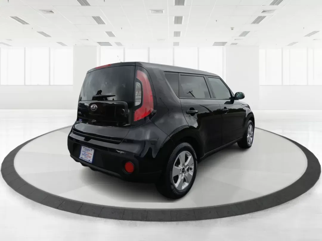 2019 Kia Soul Base 6A (KNDJN2A26K7) with an 1.6L L4 DOHC 16V engine, 6-Speed Automatic transmission, located at 4508 South Dixie Dr, Moraine, OH, 45439, (937) 908-9800, 39.689976, -84.218452 - One Owner - Photo#2