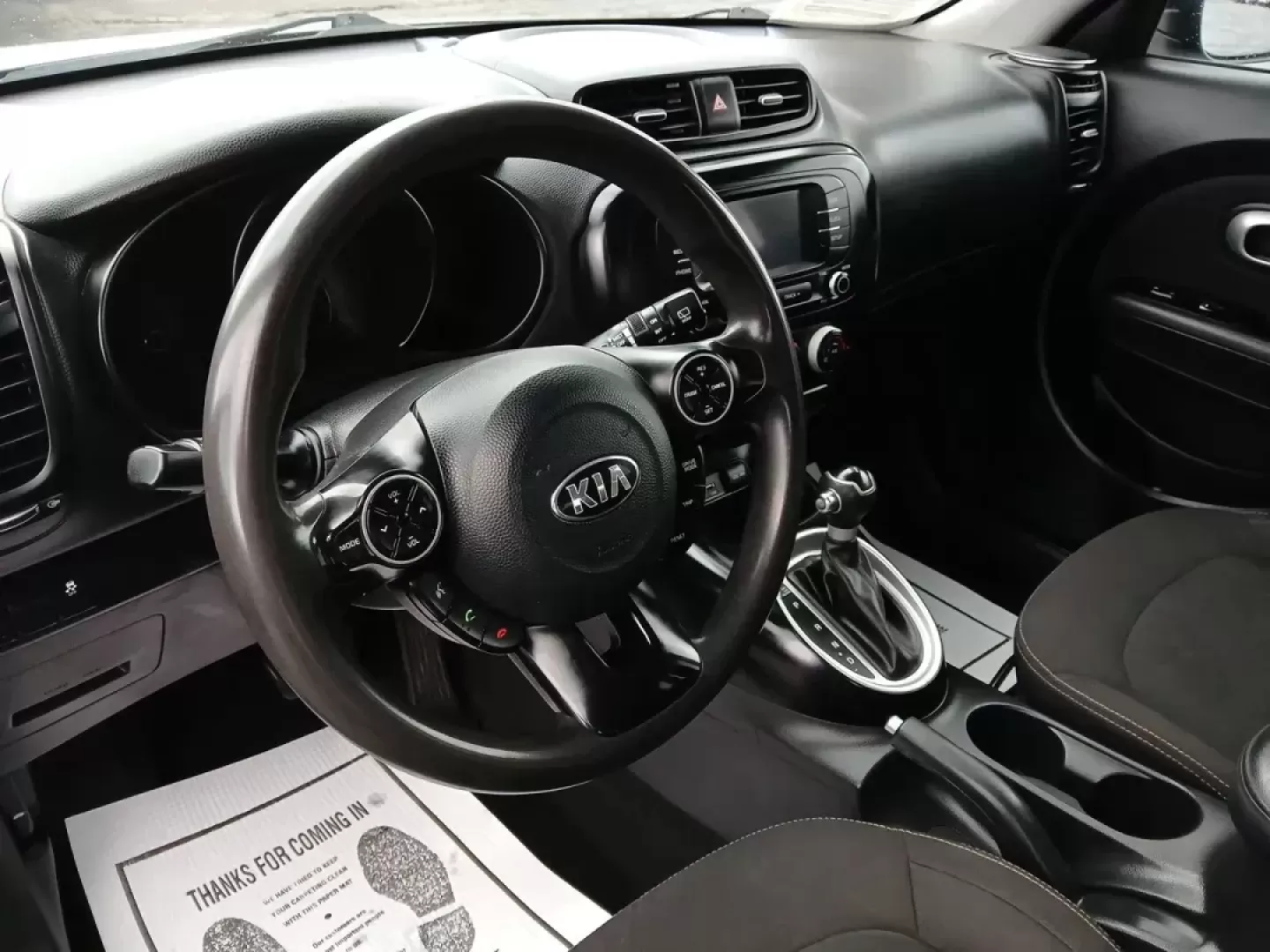 2019 Kia Soul Base 6A (KNDJN2A26K7) with an 1.6L L4 DOHC 16V engine, 6-Speed Automatic transmission, located at 4508 South Dixie Dr, Moraine, OH, 45439, (937) 908-9800, 39.689976, -84.218452 - Photo#9