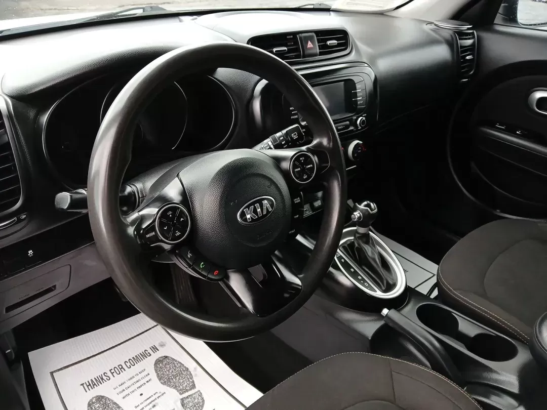 2019 Kia Soul Base 6A (KNDJN2A26K7) with an 1.6L L4 DOHC 16V engine, 6-Speed Automatic transmission, located at 4508 South Dixie Dr, Moraine, OH, 45439, (937) 908-9800, 39.689976, -84.218452 - One Owner - Photo#9