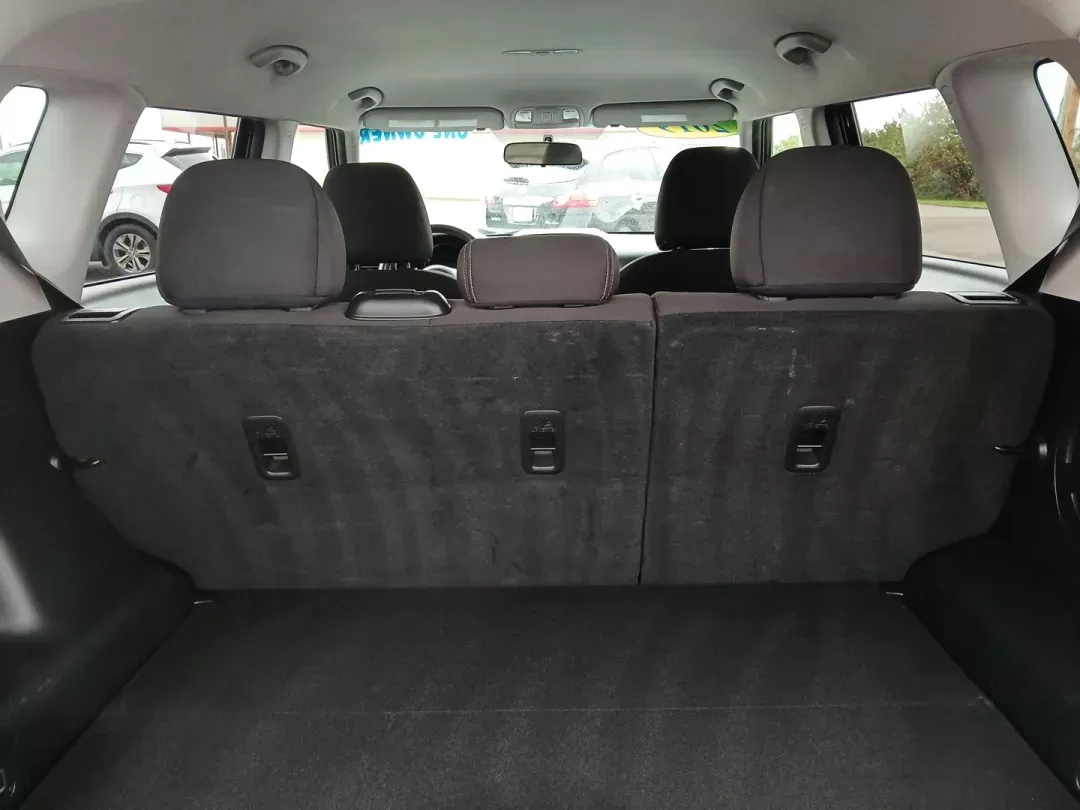2019 Kia Soul Base 6A (KNDJN2A26K7) with an 1.6L L4 DOHC 16V engine, 6-Speed Automatic transmission, located at 4508 South Dixie Dr, Moraine, OH, 45439, (937) 908-9800, 39.689976, -84.218452 - One Owner - Photo#12