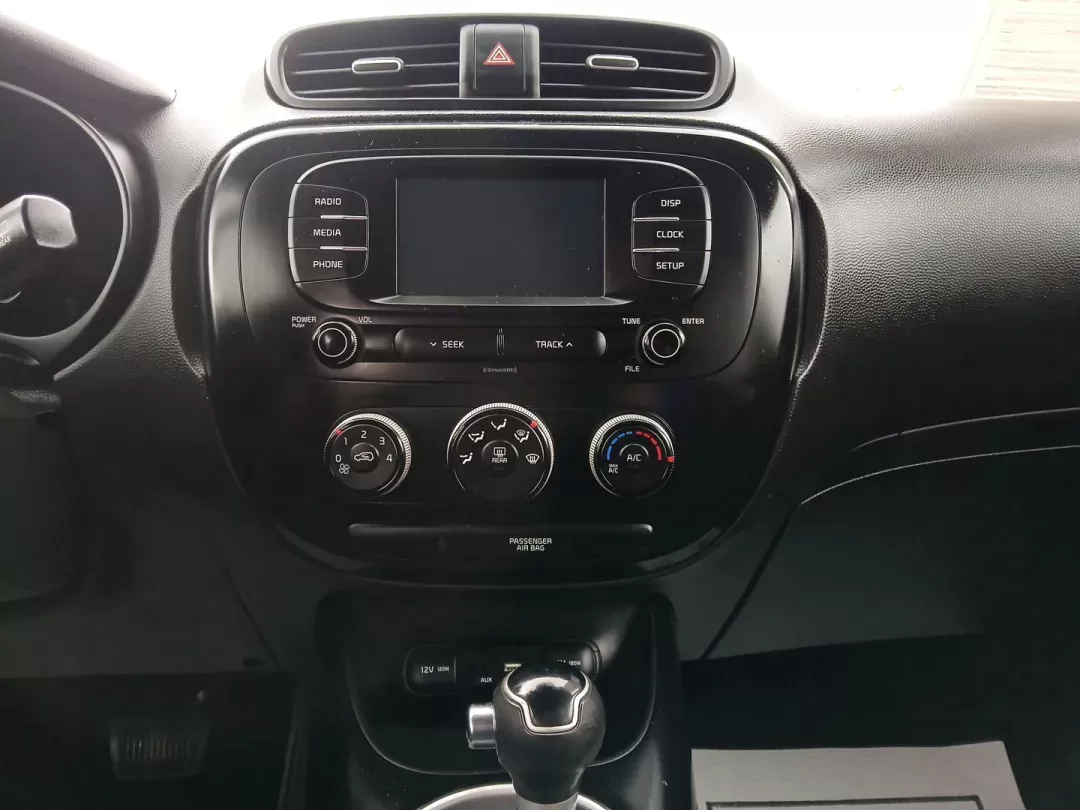 2019 Kia Soul Base 6A (KNDJN2A26K7) with an 1.6L L4 DOHC 16V engine, 6-Speed Automatic transmission, located at 4508 South Dixie Dr, Moraine, OH, 45439, (937) 908-9800, 39.689976, -84.218452 - One Owner - Photo#13
