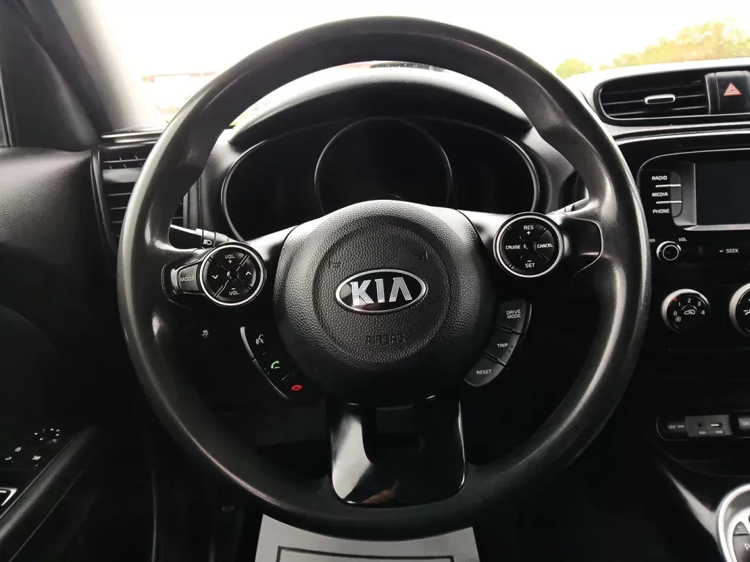2019 Kia Soul Base 6A (KNDJN2A26K7) with an 1.6L L4 DOHC 16V engine, 6-Speed Automatic transmission, located at 4508 South Dixie Dr, Moraine, OH, 45439, (937) 908-9800, 39.689976, -84.218452 - One Owner - Photo#16