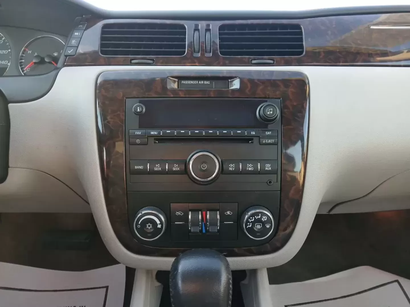 2014 Chevrolet Impala Limited LT (2G1WB5E3XE1) with an 3.6L V6 DOHC 16V FFV engine, 6-Speed Automatic transmission, located at 8750 N County Rd 25A, Piqua, OH, 45356, (937) 908-9800, 40.164391, -84.232513 - Photo#13