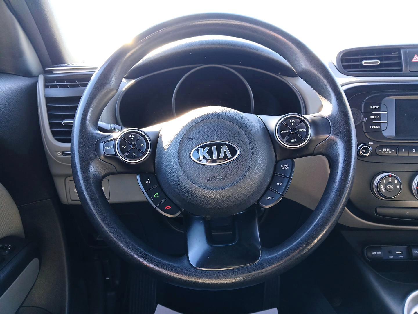 2018 Kia Soul Base 6A (KNDJN2A23J7) with an 1.6L L4 DOHC 16V engine, 6-Speed Automatic transmission, located at 401 Woodman Dr, Riverside, OH, 45431, (937) 908-9800, 39.760899, -84.123421 - 2018 Kia Soul Base 6A - Photo#13