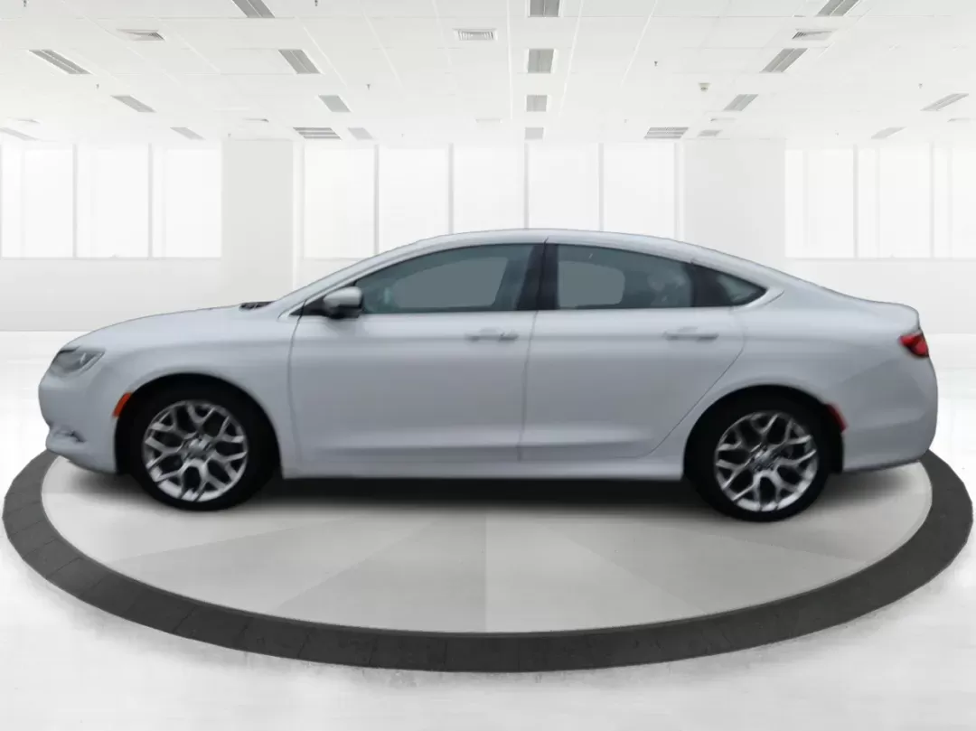 2015 Chrysler 200 C AWD (1C3CCCEG3FN) with an 3.6L V6 DOHC 24V FFV engine, 9-Speed Automatic transmission, located at 4508 South Dixie Dr, Moraine, OH, 45439, (937) 908-9800, 39.689976, -84.218452 - 2015 Chrysler 200 C AWD - Photo#5