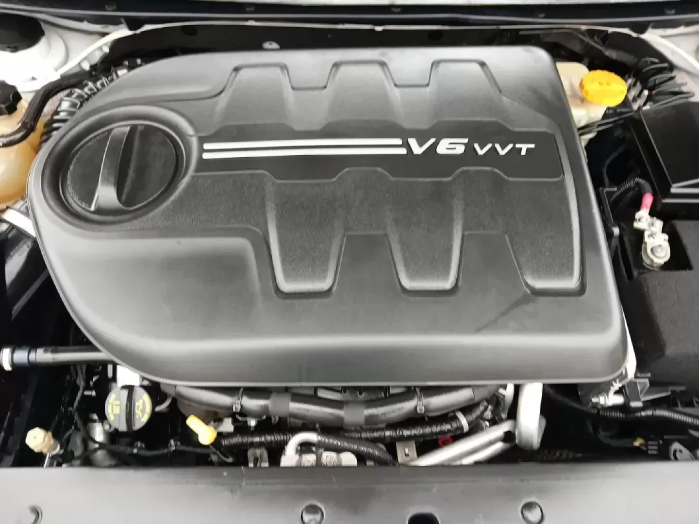 2015 Chrysler 200 C AWD (1C3CCCEG3FN) with an 3.6L V6 DOHC 24V FFV engine, 9-Speed Automatic transmission, located at 4508 South Dixie Dr, Moraine, OH, 45439, (937) 908-9800, 39.689976, -84.218452 - 2015 Chrysler 200 C AWD - Photo#10