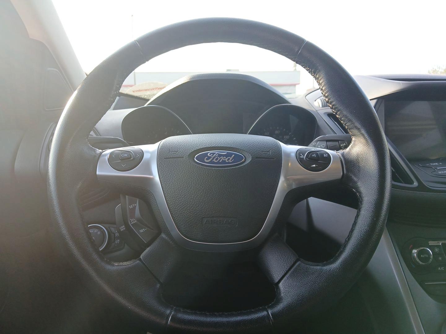 2016 Ford Escape SE 4WD (1FMCU9G95GU) with an 2.0L L4 DOHC 16V engine, 6-Speed Automatic transmission, located at 4508 South Dixie Dr, Moraine, OH, 45439, (937) 908-9800, 39.689976, -84.218452 - 2016 Ford Escape SE 4WD - Photo#14