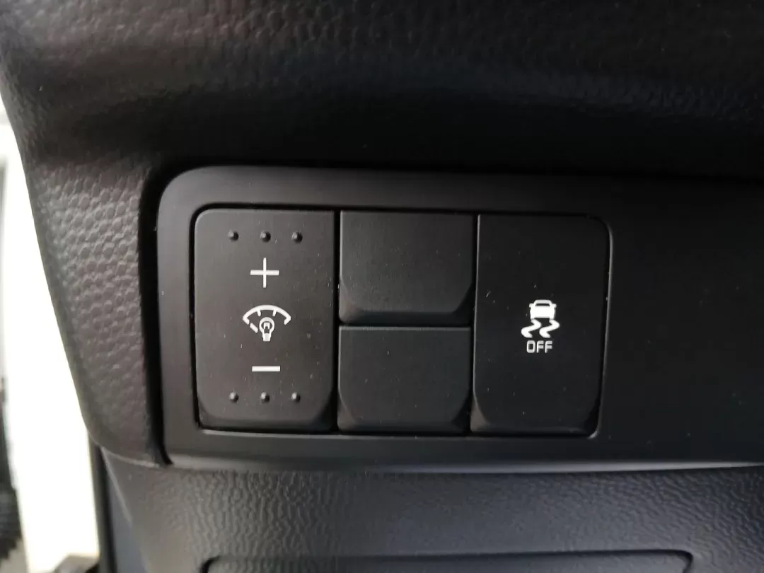 2019 Kia Soul + (KNDJP3A59K7) with an 2.0L L4 DOHC 16V engine, 6-Speed Automatic transmission, located at 401 Woodman Dr, Riverside, OH, 45431, (937) 908-9800, 39.760899, -84.123421 - 2019 Kia Soul + - Photo#16