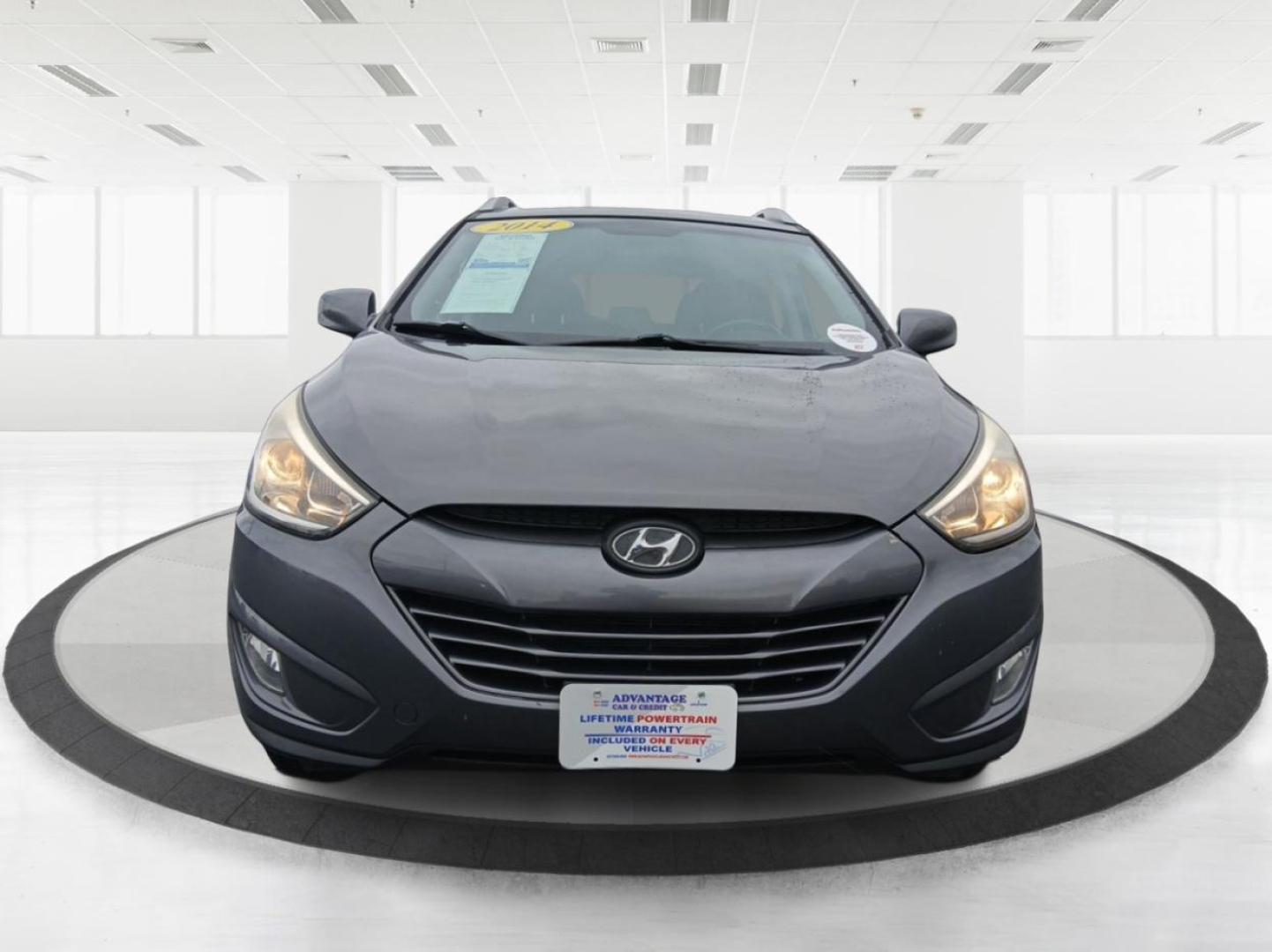 2014 Hyundai Tucson GLS AWD (KM8JUCAGXEU) with an 2.4L L4 DOHC 16V engine, 6-Speed Automatic transmission, located at 880 E. National Road, Vandalia, OH, 45377, (937) 908-9800, 39.891918, -84.183594 - 2014 Hyundai Tucson GLS AWD - Photo#6