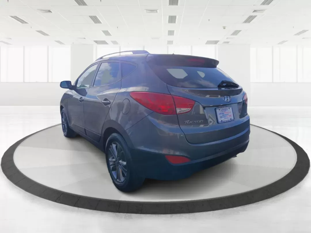 2014 Hyundai Tucson GLS AWD (KM8JUCAG3EU) with an 2.4L L4 DOHC 16V engine, 6-Speed Automatic transmission, located at 1951 S Dayton Lakeview Rd., New Carlisle, OH, 45344, (937) 908-9800, 39.890999, -84.050255 - 2014 Hyundai Tucson GLS AWD - Photo#4