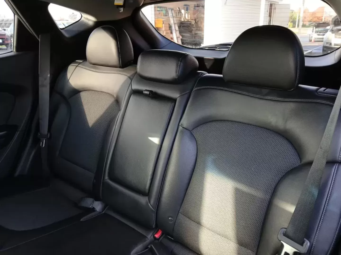 2014 Hyundai Tucson GLS AWD (KM8JUCAG3EU) with an 2.4L L4 DOHC 16V engine, 6-Speed Automatic transmission, located at 1951 S Dayton Lakeview Rd., New Carlisle, OH, 45344, (937) 908-9800, 39.890999, -84.050255 - Photo#9