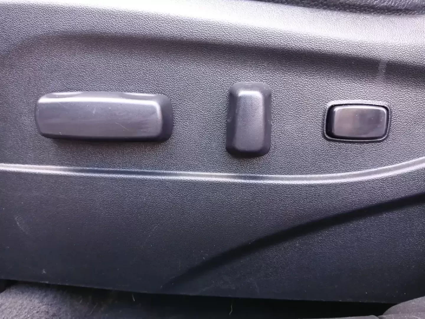 2014 Hyundai Tucson GLS AWD (KM8JUCAG3EU) with an 2.4L L4 DOHC 16V engine, 6-Speed Automatic transmission, located at 1951 S Dayton Lakeview Rd., New Carlisle, OH, 45344, (937) 908-9800, 39.890999, -84.050255 - Photo#17