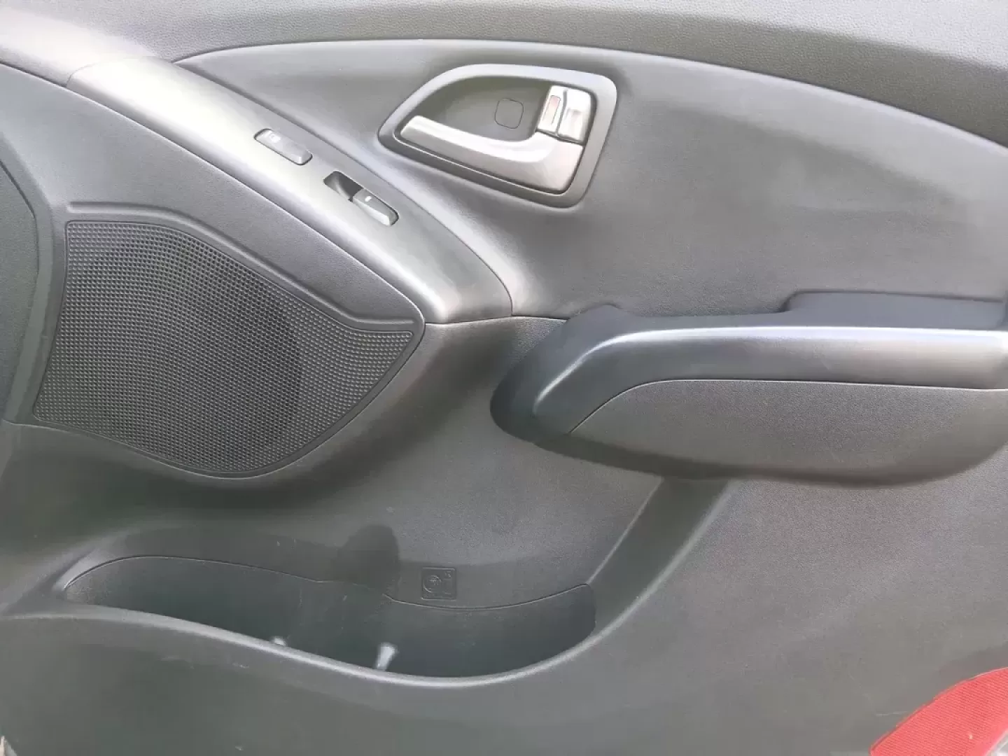 2014 Hyundai Tucson GLS AWD (KM8JUCAG3EU) with an 2.4L L4 DOHC 16V engine, 6-Speed Automatic transmission, located at 1951 S Dayton Lakeview Rd., New Carlisle, OH, 45344, (937) 908-9800, 39.890999, -84.050255 - Photo#19