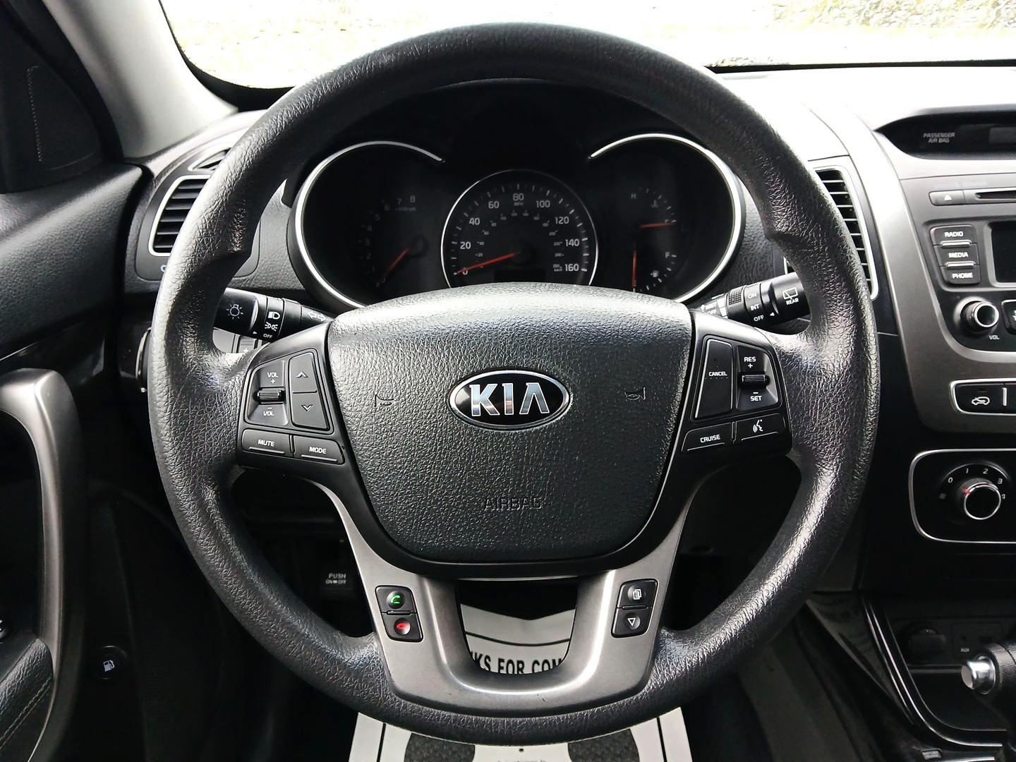 2015 Kia Sorento LX 2WD (5XYKT3A61FG) with an 2.4L L4 DOHC 16V engine, 6-Speed Automatic transmission, located at 880 E. National Road, Vandalia, OH, 45377, (937) 908-9800, 39.891918, -84.183594 - 2015 Kia Sorento LX 2WD - Photo#15