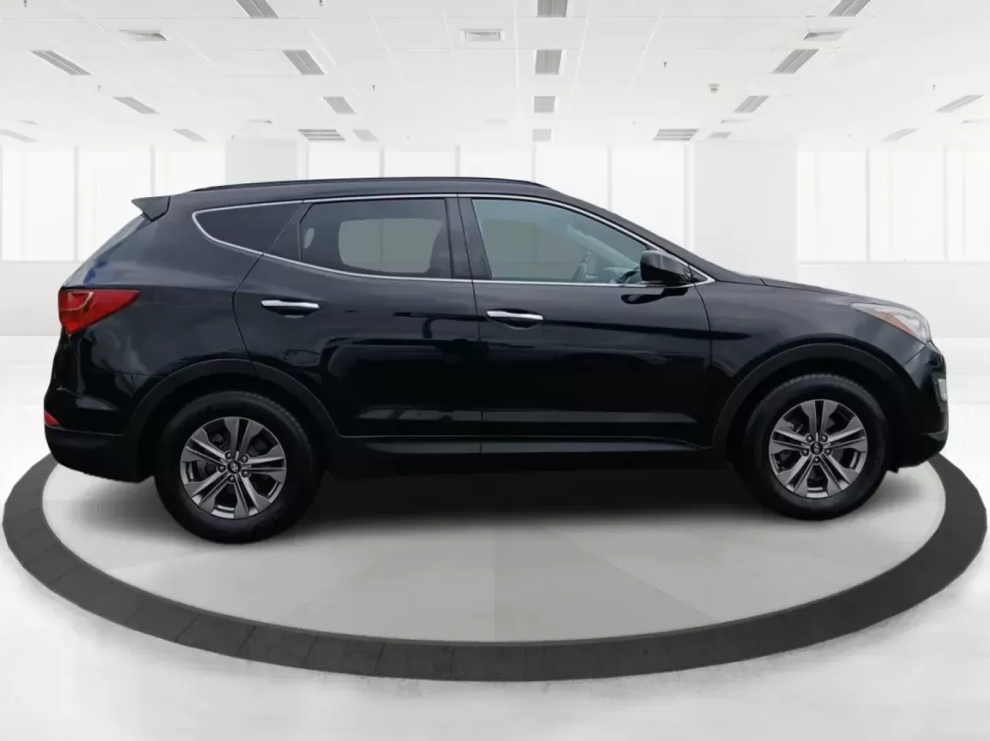 2016 Hyundai Santa Fe Sport 2.4 FWD (5XYZU3LB8GG) with an 2.4L L4 DOHC 16V engine, 6-Speed Automatic transmission, located at 1230 East Main St, Xenia, OH, 45385, (937) 908-9800, 39.688026, -83.910172 - 2016 Hyundai Santa Fe Sport 2.4 FWD - Photo#1