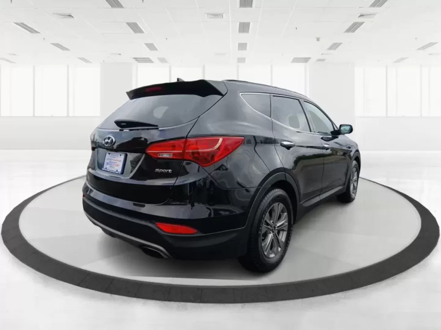 2016 Hyundai Santa Fe Sport 2.4 FWD (5XYZU3LB8GG) with an 2.4L L4 DOHC 16V engine, 6-Speed Automatic transmission, located at 1230 East Main St, Xenia, OH, 45385, (937) 908-9800, 39.688026, -83.910172 - 2016 Hyundai Santa Fe Sport 2.4 FWD - Photo#2