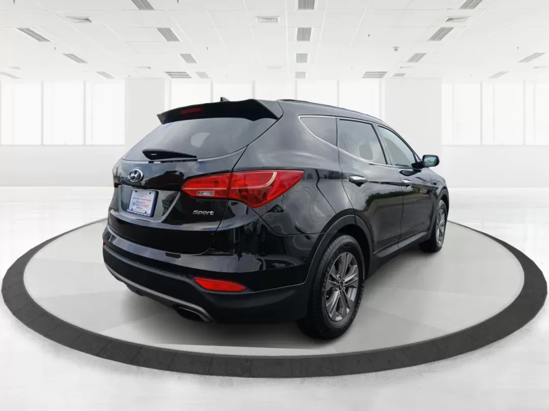 2016 Hyundai Santa Fe Sport 2.4 FWD (5XYZU3LB8GG) with an 2.4L L4 DOHC 16V engine, 6-Speed Automatic transmission, located at 1230 East Main St, Xenia, OH, 45385, (937) 908-9800, 39.688026, -83.910172 - 2016 Hyundai Santa Fe Sport 2.4 FWD - Photo#2