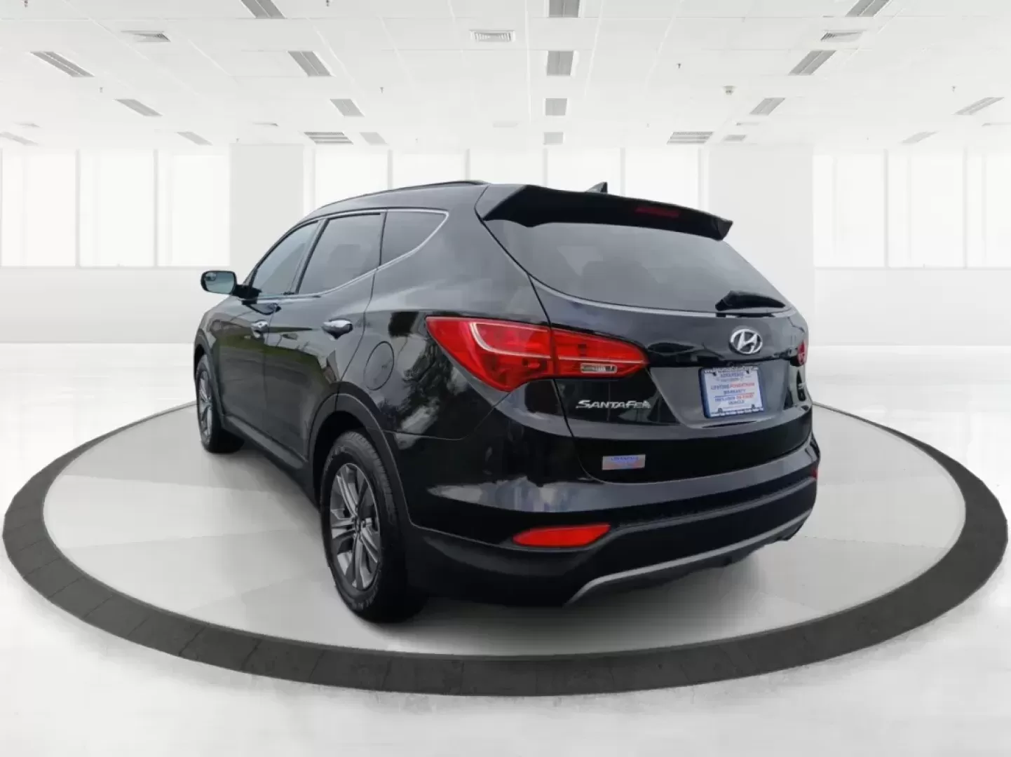 2016 Hyundai Santa Fe Sport 2.4 FWD (5XYZU3LB8GG) with an 2.4L L4 DOHC 16V engine, 6-Speed Automatic transmission, located at 1230 East Main St, Xenia, OH, 45385, (937) 908-9800, 39.688026, -83.910172 - 2016 Hyundai Santa Fe Sport 2.4 FWD - Photo#4