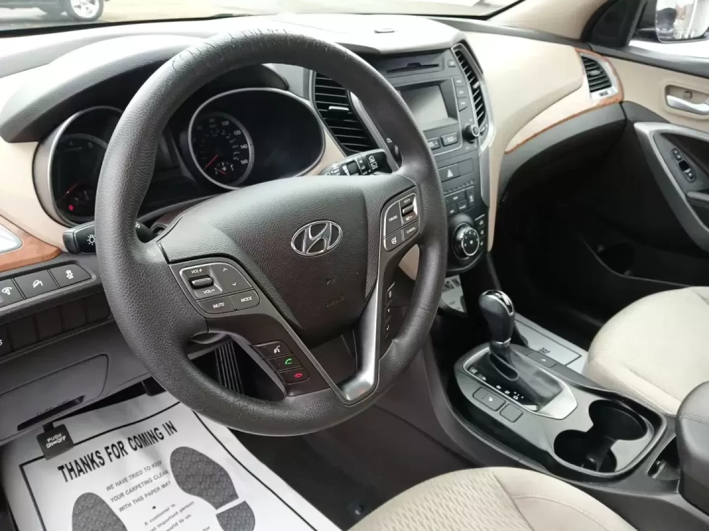 2016 Hyundai Santa Fe Sport 2.4 FWD (5XYZU3LB8GG) with an 2.4L L4 DOHC 16V engine, 6-Speed Automatic transmission, located at 1230 East Main St, Xenia, OH, 45385, (937) 908-9800, 39.688026, -83.910172 - 2016 Hyundai Santa Fe Sport 2.4 FWD - Photo#8