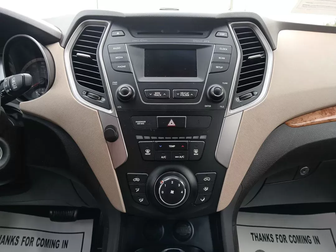 2016 Hyundai Santa Fe Sport 2.4 FWD (5XYZU3LB8GG) with an 2.4L L4 DOHC 16V engine, 6-Speed Automatic transmission, located at 1230 East Main St, Xenia, OH, 45385, (937) 908-9800, 39.688026, -83.910172 - 2016 Hyundai Santa Fe Sport 2.4 FWD - Photo#12