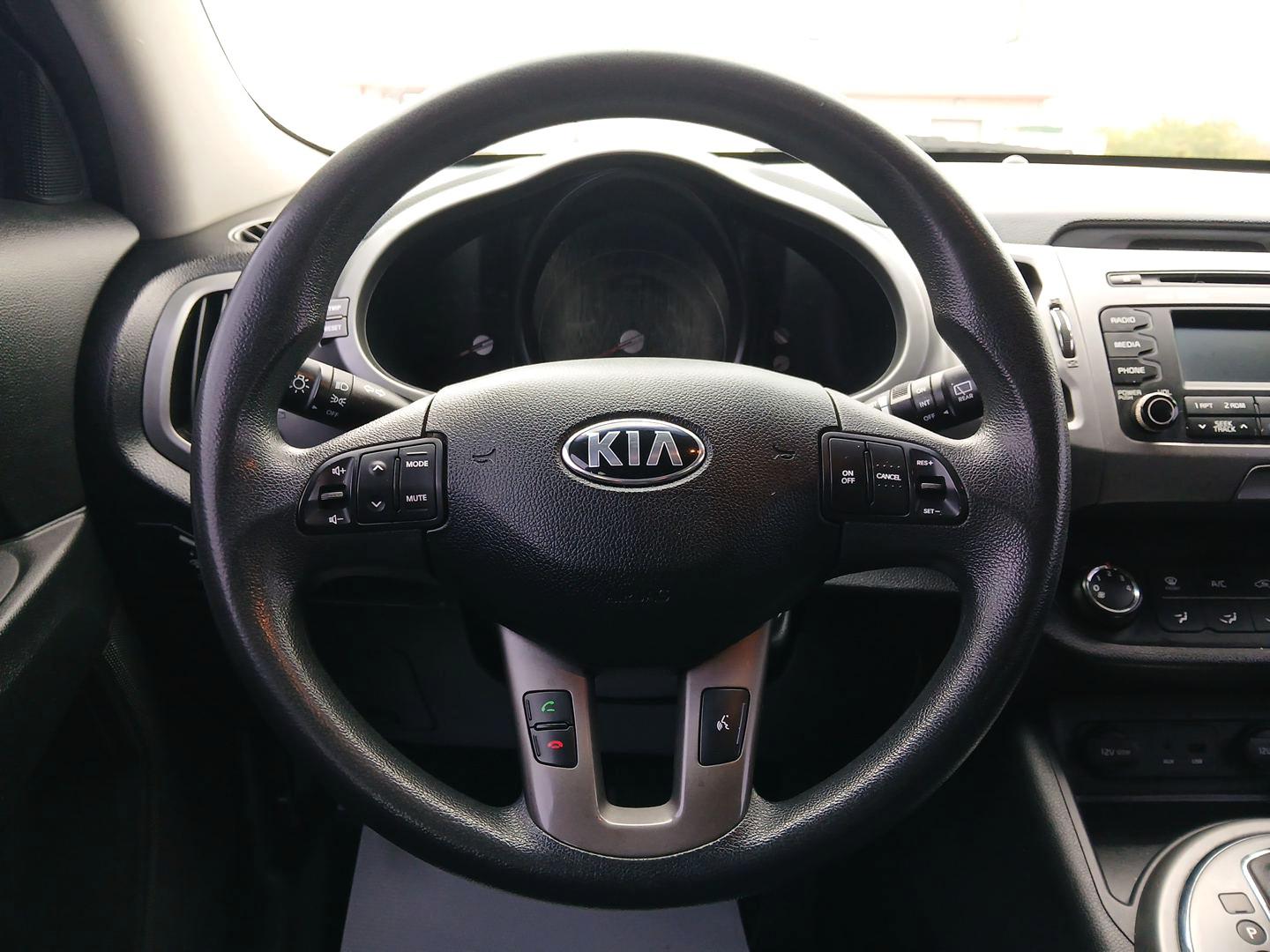 2015 Kia Sportage LX FWD (KNDPB3AC9F7) with an 2.4L V6 DOHC 24V engine, 6-Speed Automatic transmission, located at 880 E. National Road, Vandalia, OH, 45377, (937) 908-9800, 39.891918, -84.183594 - Photo#14