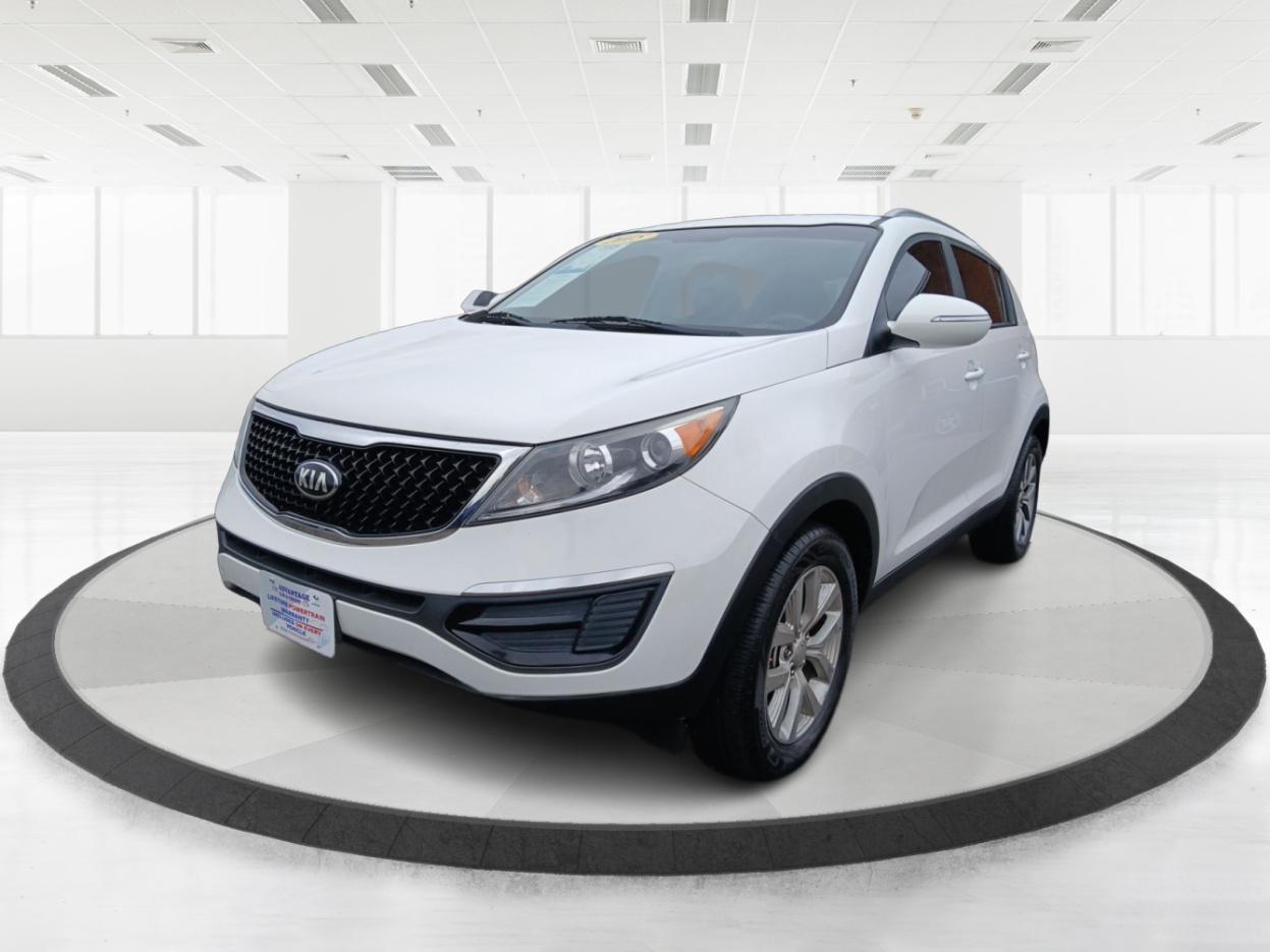 2015 Kia Sportage LX FWD (KNDPB3AC9F7) with an 2.4L V6 DOHC 24V engine, 6-Speed Automatic transmission, located at 880 E. National Road, Vandalia, OH, 45377, (937) 908-9800, 39.891918, -84.183594 - Photo#6