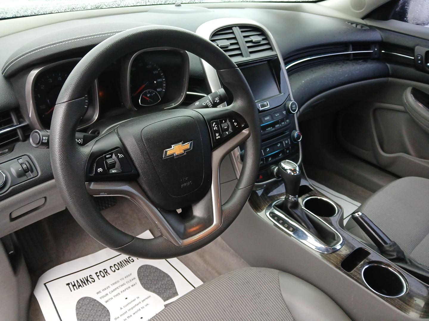 2015 Chevrolet Malibu 1LT (1G11C5SL1FF) with an 2.5L L4 DOHC 16V engine, 6-Speed Automatic transmission, located at 1184 Kauffman Ave, Fairborn, OH, 45324, (937) 908-9800, 39.807072, -84.030914 - 2015 Chevrolet Malibu 1LT - Photo#8