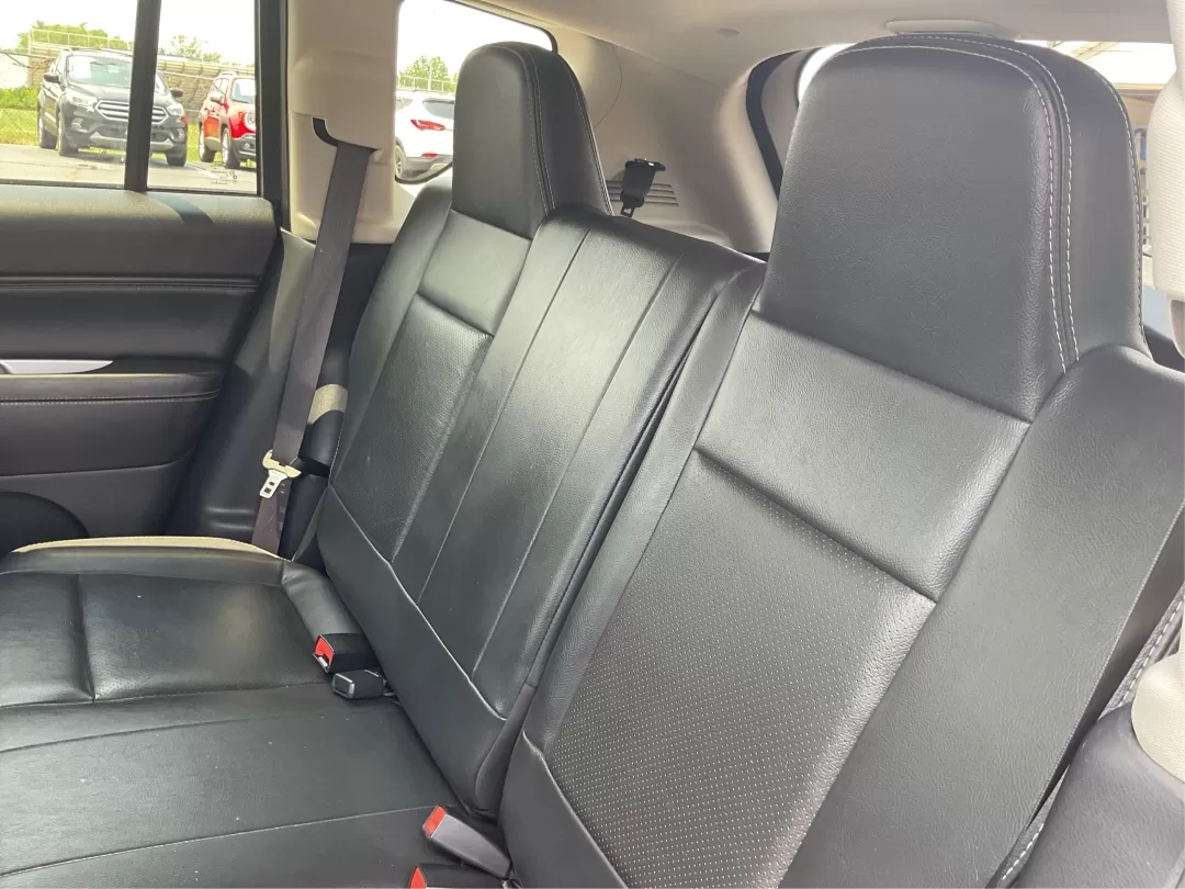 2015 Chrysler 200 S (1C3CCCBB2FN) with an Other engine, located at 1951 S Dayton Lakeview Rd., New Carlisle, OH, 45344, (937) 908-9800, 39.890999, -84.050255 - Photo#10