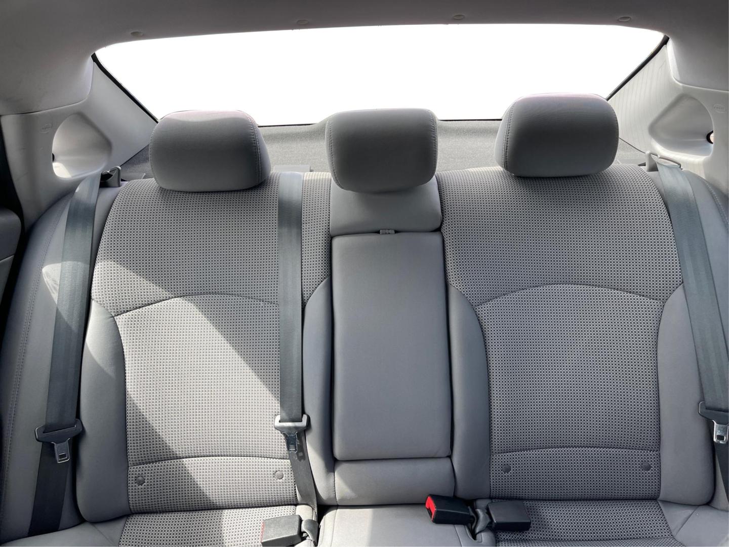 2011 Hyundai Sonata GLS Auto (5NPEB4AC5BH) with an 2.4L L4 DOHC 16V engine, 6-Speed Automatic transmission, located at 8750 N County Rd 25A, Piqua, OH, 45356, (937) 908-9800, 40.164391, -84.232513 - Photo#13