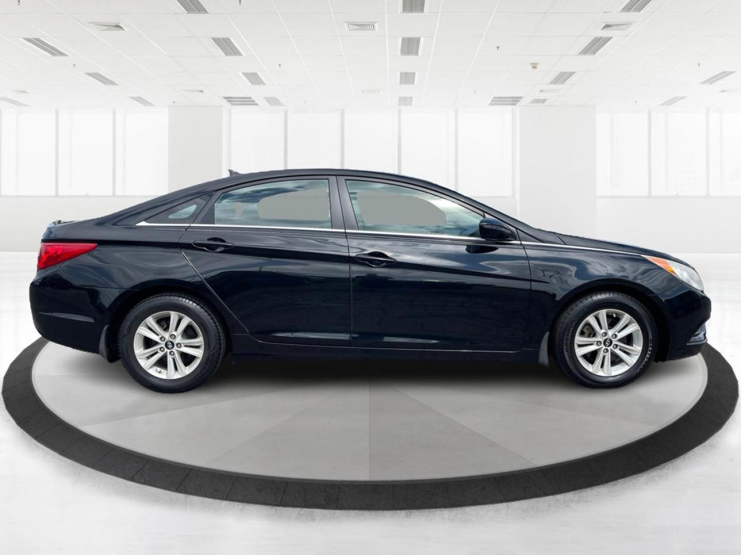 2011 Hyundai Sonata GLS Auto (5NPEB4AC5BH) with an 2.4L L4 DOHC 16V engine, 6-Speed Automatic transmission, located at 8750 N County Rd 25A, Piqua, OH, 45356, (937) 908-9800, 40.164391, -84.232513 - Photo#1