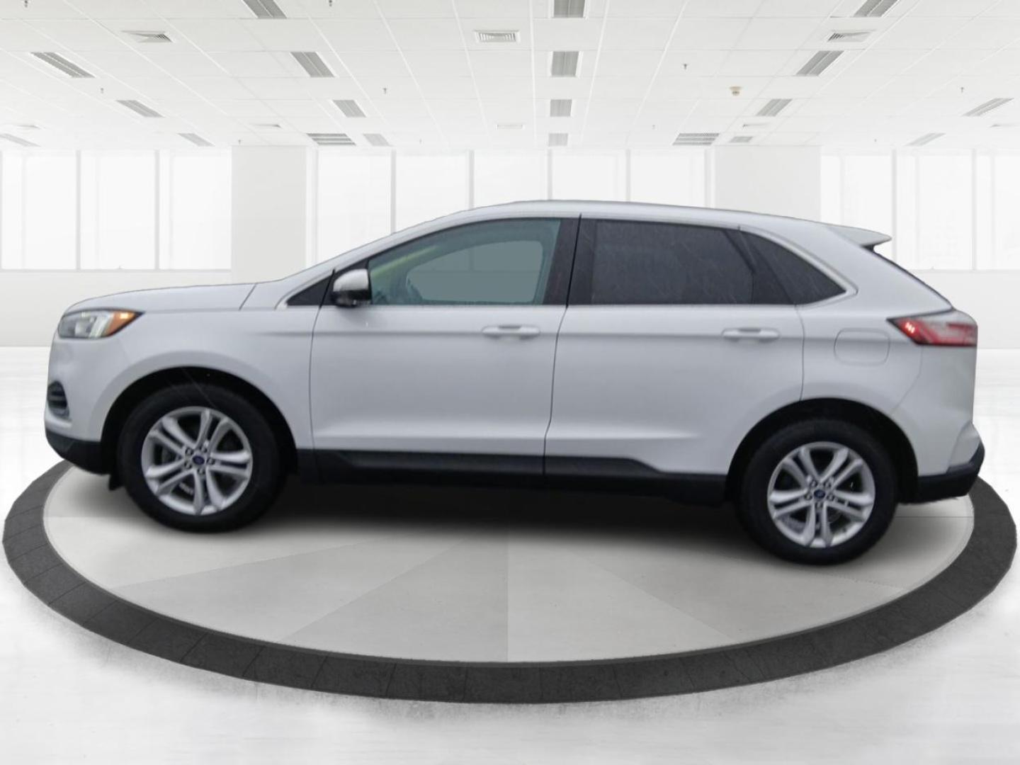 2019 Ford Edge SEL FWD (2FMPK3J9XKB) with an 2.0L L4 DOHC 16V engine, 6-Speed Automatic transmission, located at 1230 East Main St, Xenia, OH, 45385, (937) 908-9800, 39.688026, -83.910172 - 2019 Ford Edge SEL FWD - Photo#5