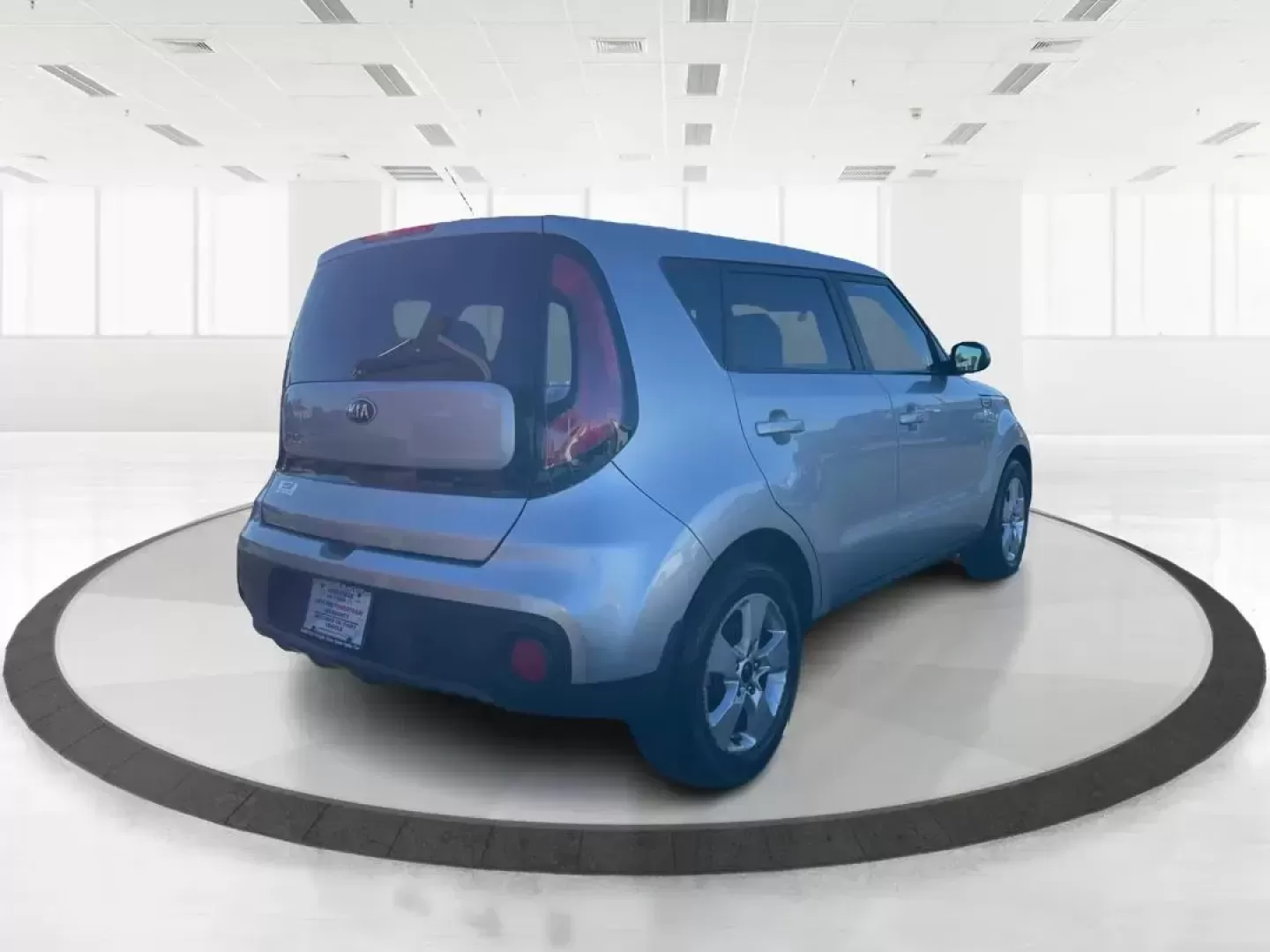 2018 Kia Soul Base 6A (KNDJN2A29J7) with an 1.6L L4 DOHC 16V engine, 6-Speed Automatic transmission, located at 1230 East Main St, Xenia, OH, 45385, (937) 908-9800, 39.688026, -83.910172 - Photo#2