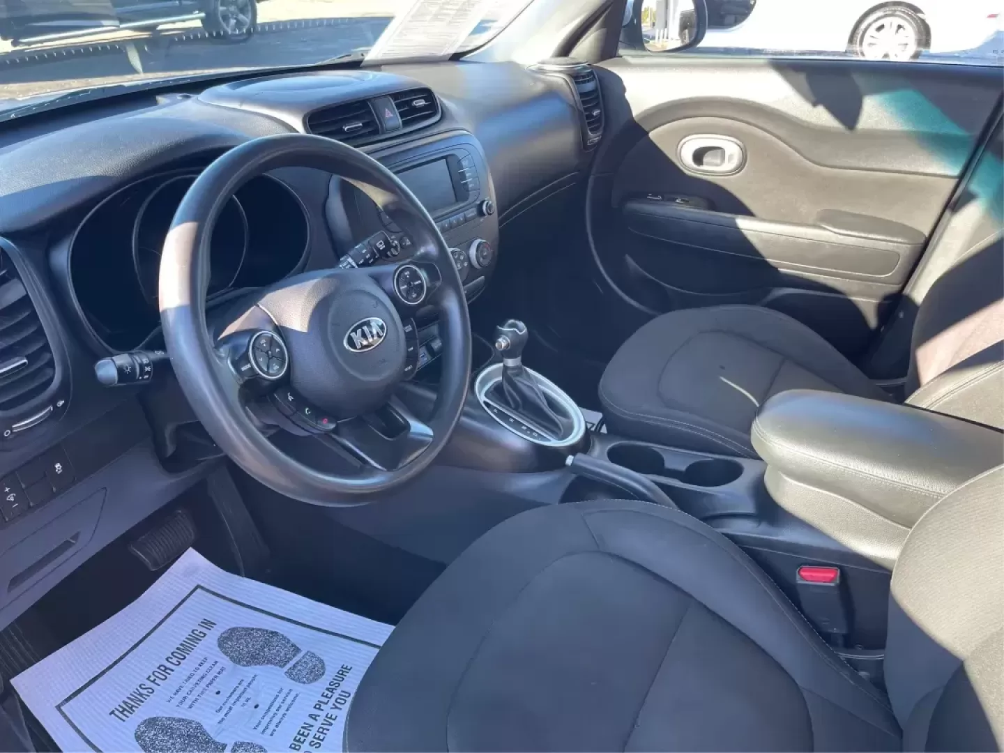 2018 Kia Soul Base 6A (KNDJN2A29J7) with an 1.6L L4 DOHC 16V engine, 6-Speed Automatic transmission, located at 1230 East Main St, Xenia, OH, 45385, (937) 908-9800, 39.688026, -83.910172 - Photo#8