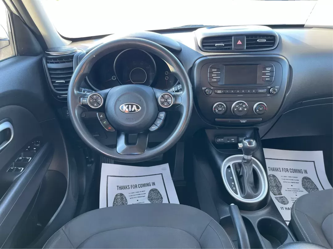 2018 Kia Soul Base 6A (KNDJN2A29J7) with an 1.6L L4 DOHC 16V engine, 6-Speed Automatic transmission, located at 1230 East Main St, Xenia, OH, 45385, (937) 908-9800, 39.688026, -83.910172 - Photo#20