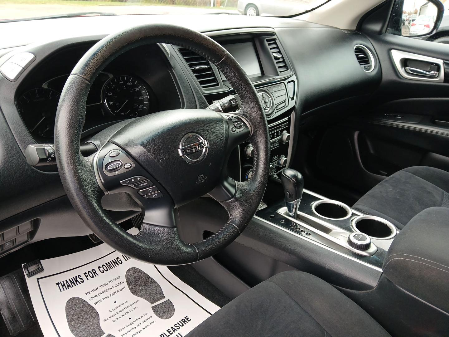 2014 Nissan Pathfinder SV 4WD (5N1AR2MMXEC) with an 3.5L V6 DOHC 24V engine, Continuously Variable Transmission transmission, located at 1099 N County Rd 25A , Troy, OH, 45373, (937) 908-9800, 40.057079, -84.212883 - Third Row - Photo#8