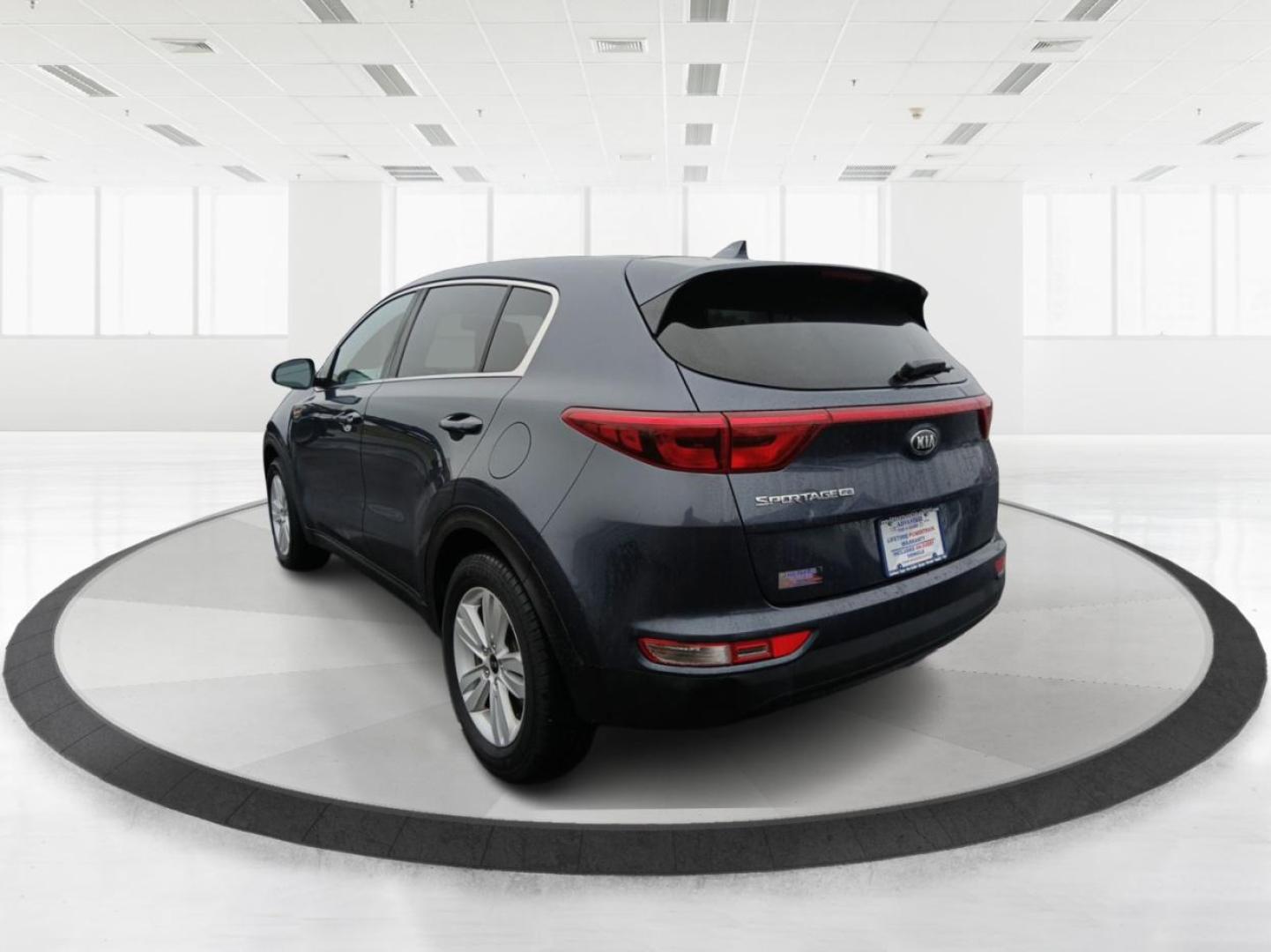2018 Kia Sportage LX FWD (KNDPM3AC3J7) with an 2.4L V6 DOHC 24V engine, 6-Speed Automatic transmission, located at 4508 South Dixie Dr, Moraine, OH, 45439, (937) 908-9800, 39.689976, -84.218452 - Photo#4