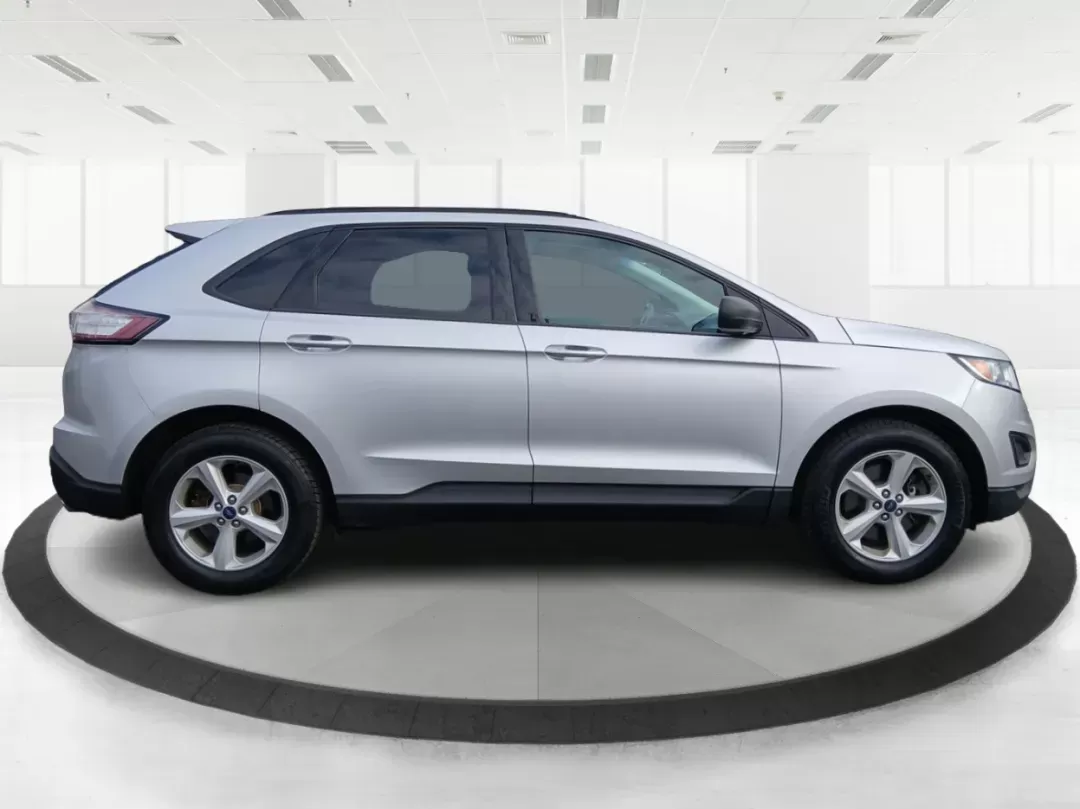2016 Ford Edge SE AWD (2FMPK4G95GB) with an 2.0L L4 DOHC 16V engine, 6-Speed Automatic transmission, located at 880 E. National Road, Vandalia, OH, 45377, (937) 908-9800, 39.891918, -84.183594 - 2016 Ford Edge SE AWD - Photo#1