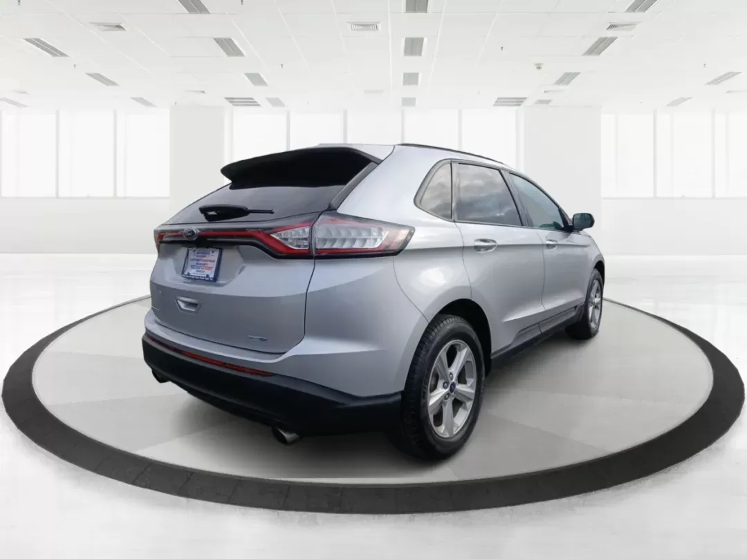 2016 Ford Edge SE AWD (2FMPK4G95GB) with an 2.0L L4 DOHC 16V engine, 6-Speed Automatic transmission, located at 880 E. National Road, Vandalia, OH, 45377, (937) 908-9800, 39.891918, -84.183594 - 2016 Ford Edge SE AWD - Photo#2