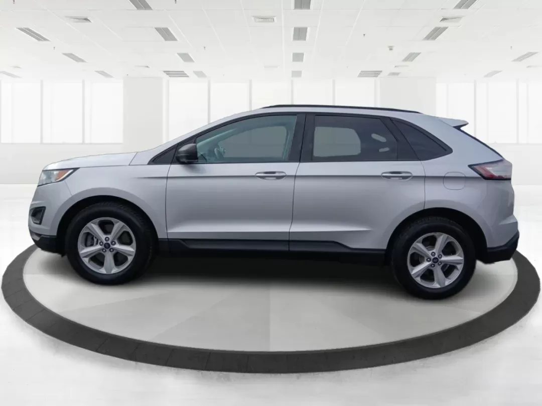 2016 Ford Edge SE AWD (2FMPK4G95GB) with an 2.0L L4 DOHC 16V engine, 6-Speed Automatic transmission, located at 880 E. National Road, Vandalia, OH, 45377, (937) 908-9800, 39.891918, -84.183594 - 2016 Ford Edge SE AWD - Photo#6