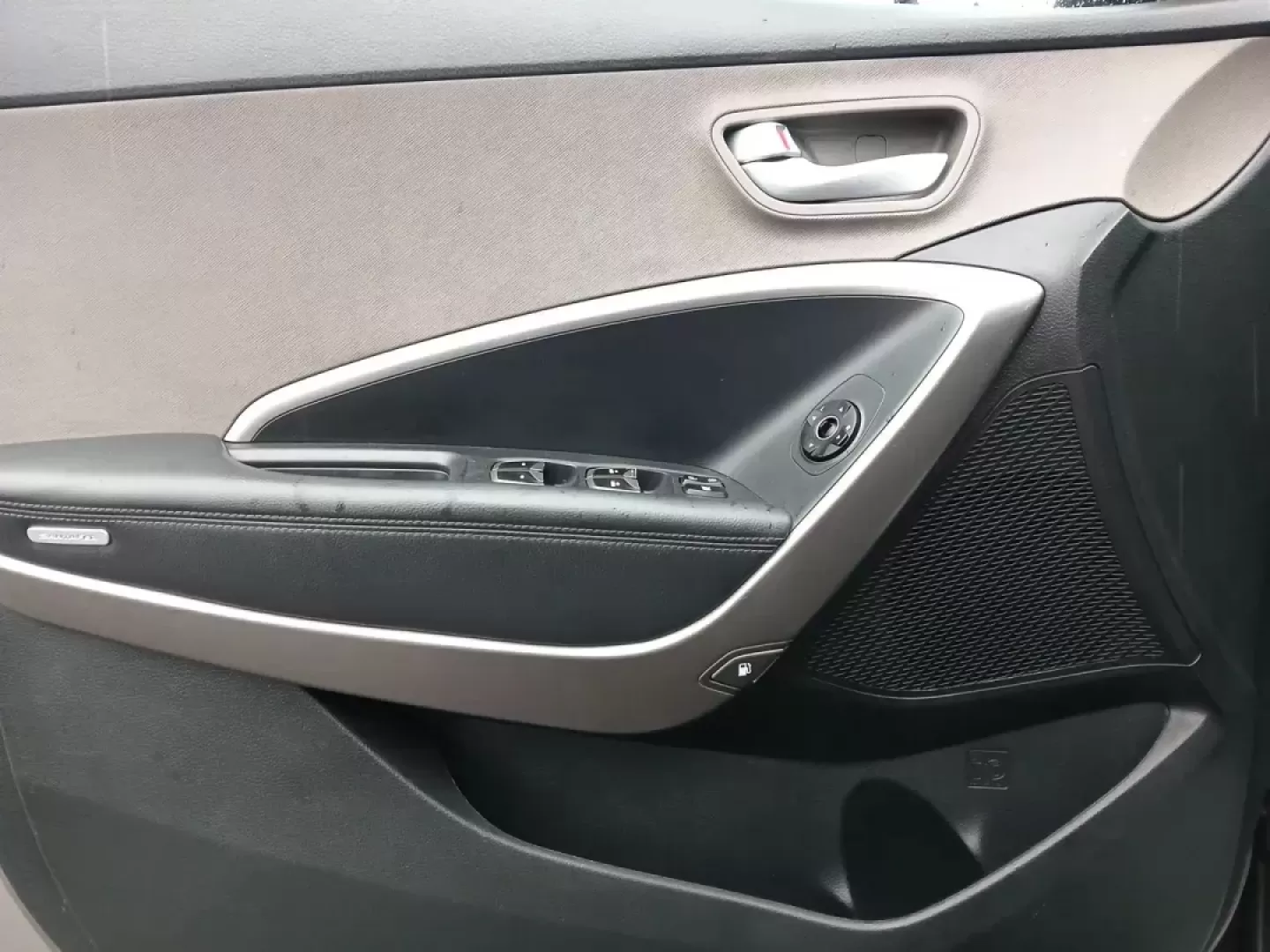 2016 Hyundai Santa Fe Sport 2.4 AWD (5XYZUDLB9GG) with an 2.4L L4 DOHC 16V engine, 6-Speed Automatic transmission, located at 880 E. National Road, Vandalia, OH, 45377, (937) 908-9800, 39.891918, -84.183594 - Photo#19