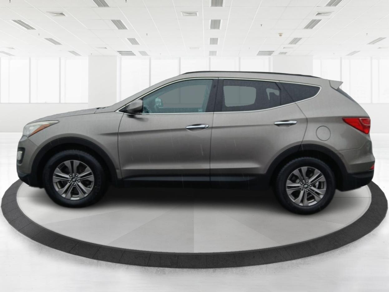 2016 Hyundai Santa Fe Sport 2.4 AWD (5XYZUDLB9GG) with an 2.4L L4 DOHC 16V engine, 6-Speed Automatic transmission, located at 1230 East Main St, Xenia, OH, 45385, (937) 908-9800, 39.688026, -83.910172 - 2016 Hyundai Santa Fe Sport 2.4 AWD - Photo#5