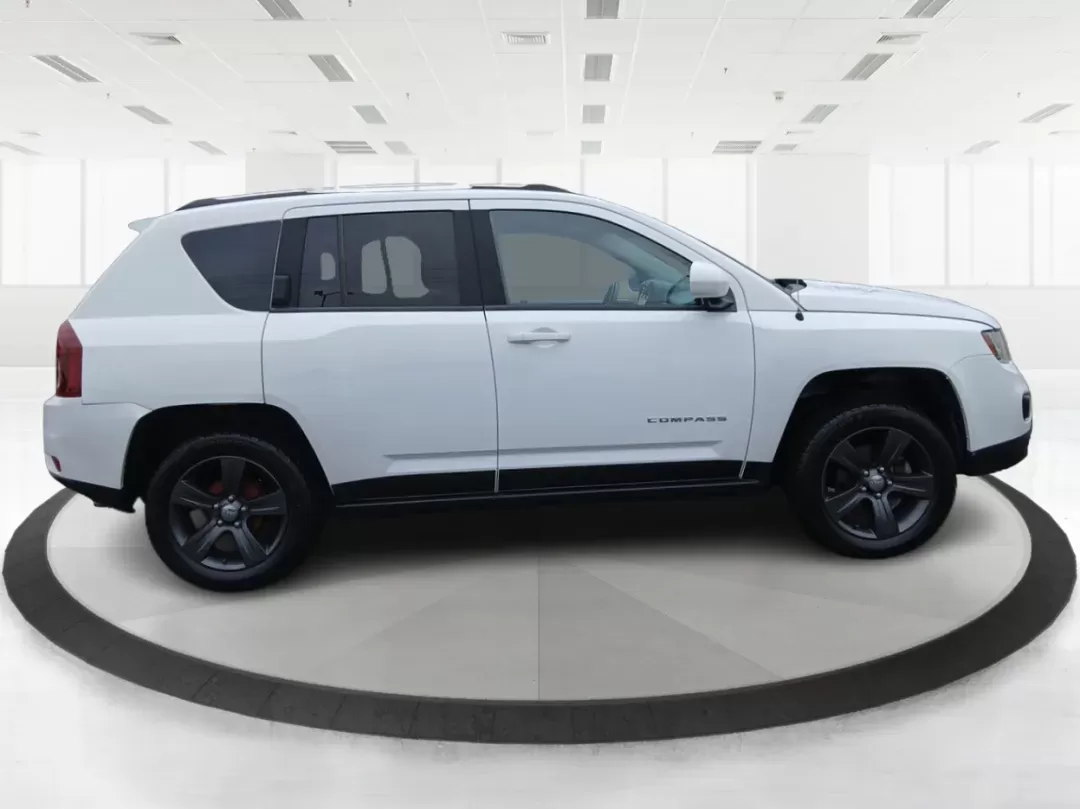 photo of 2016 Jeep Compass Latitude FWD