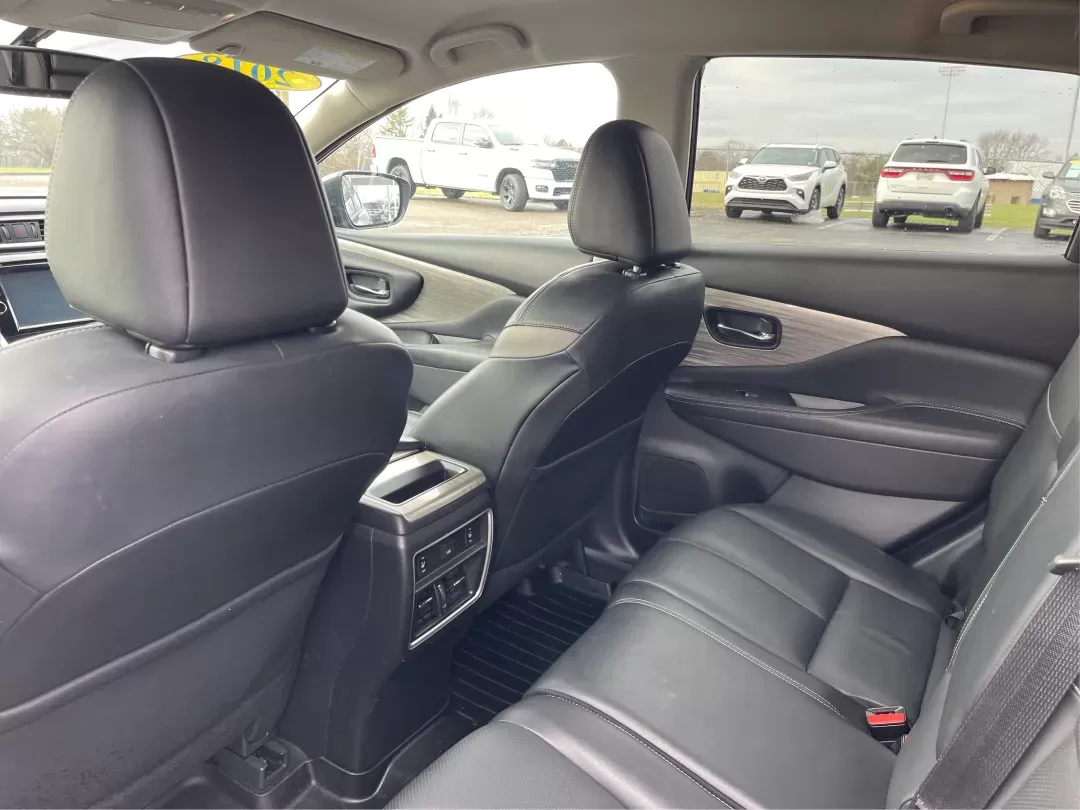 2018 Nissan Murano SL AWD (5N1AZ2MH1JN) with an 3.5L V6 DOHC 24V engine, Continuously Variable Transmission transmission, located at 1230 East Main St, Xenia, OH, 45385, (937) 908-9800, 39.688026, -83.910172 - 2018 Nissan Murano SL AWD - Photo#9