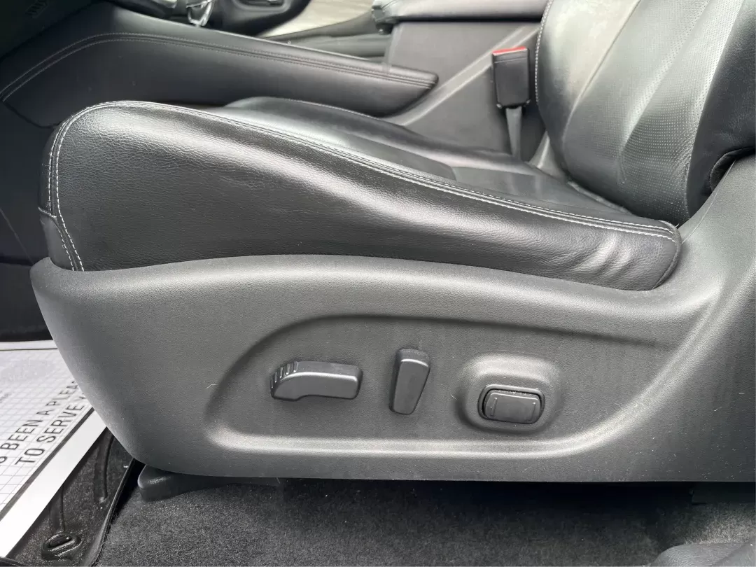 2018 Nissan Murano SL AWD (5N1AZ2MH1JN) with an 3.5L V6 DOHC 24V engine, Continuously Variable Transmission transmission, located at 1230 East Main St, Xenia, OH, 45385, (937) 908-9800, 39.688026, -83.910172 - 2018 Nissan Murano SL AWD - Photo#17