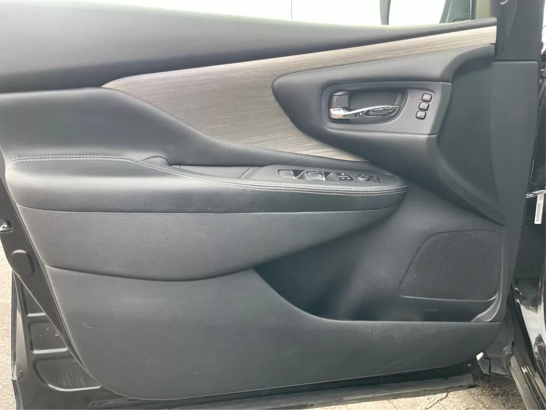 2018 Nissan Murano SL AWD (5N1AZ2MH1JN) with an 3.5L V6 DOHC 24V engine, Continuously Variable Transmission transmission, located at 1230 East Main St, Xenia, OH, 45385, (937) 908-9800, 39.688026, -83.910172 - 2018 Nissan Murano SL AWD - Photo#18