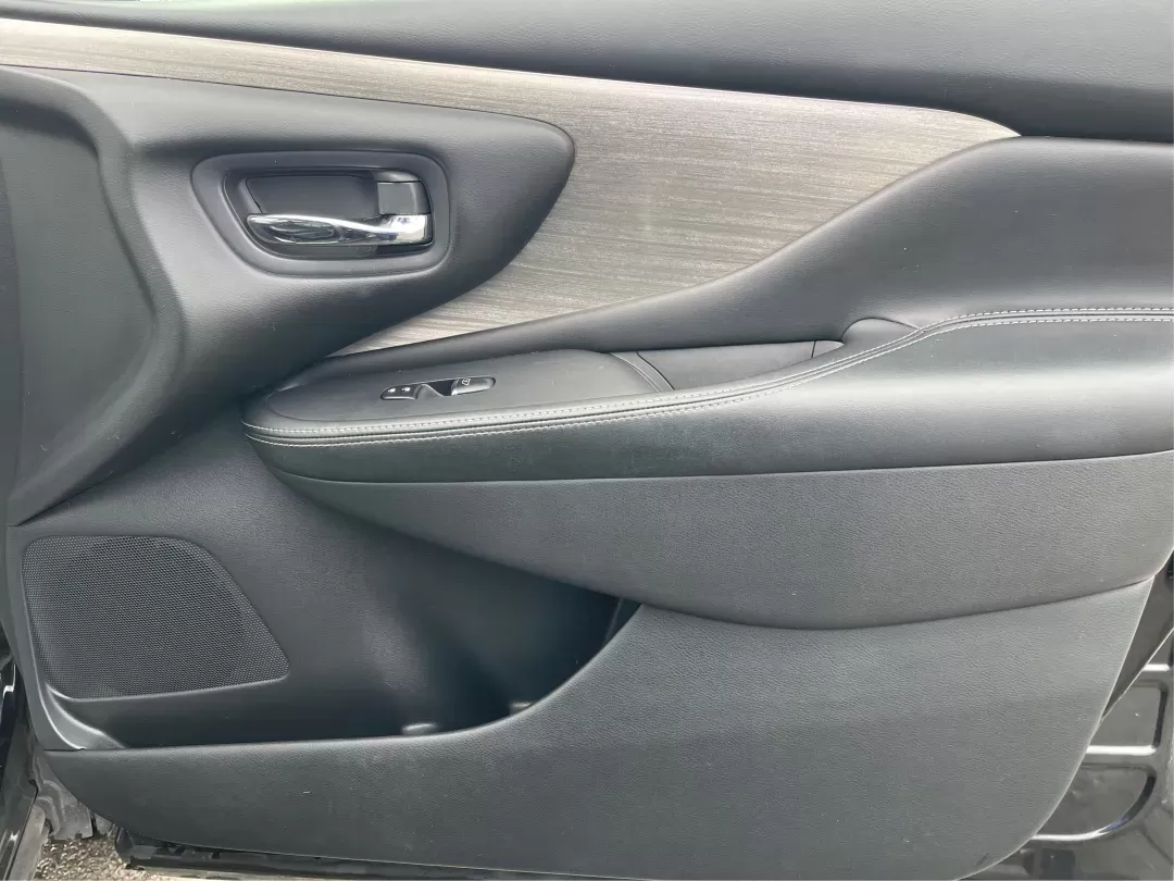 2018 Nissan Murano SL AWD (5N1AZ2MH1JN) with an 3.5L V6 DOHC 24V engine, Continuously Variable Transmission transmission, located at 1230 East Main St, Xenia, OH, 45385, (937) 908-9800, 39.688026, -83.910172 - 2018 Nissan Murano SL AWD - Photo#19