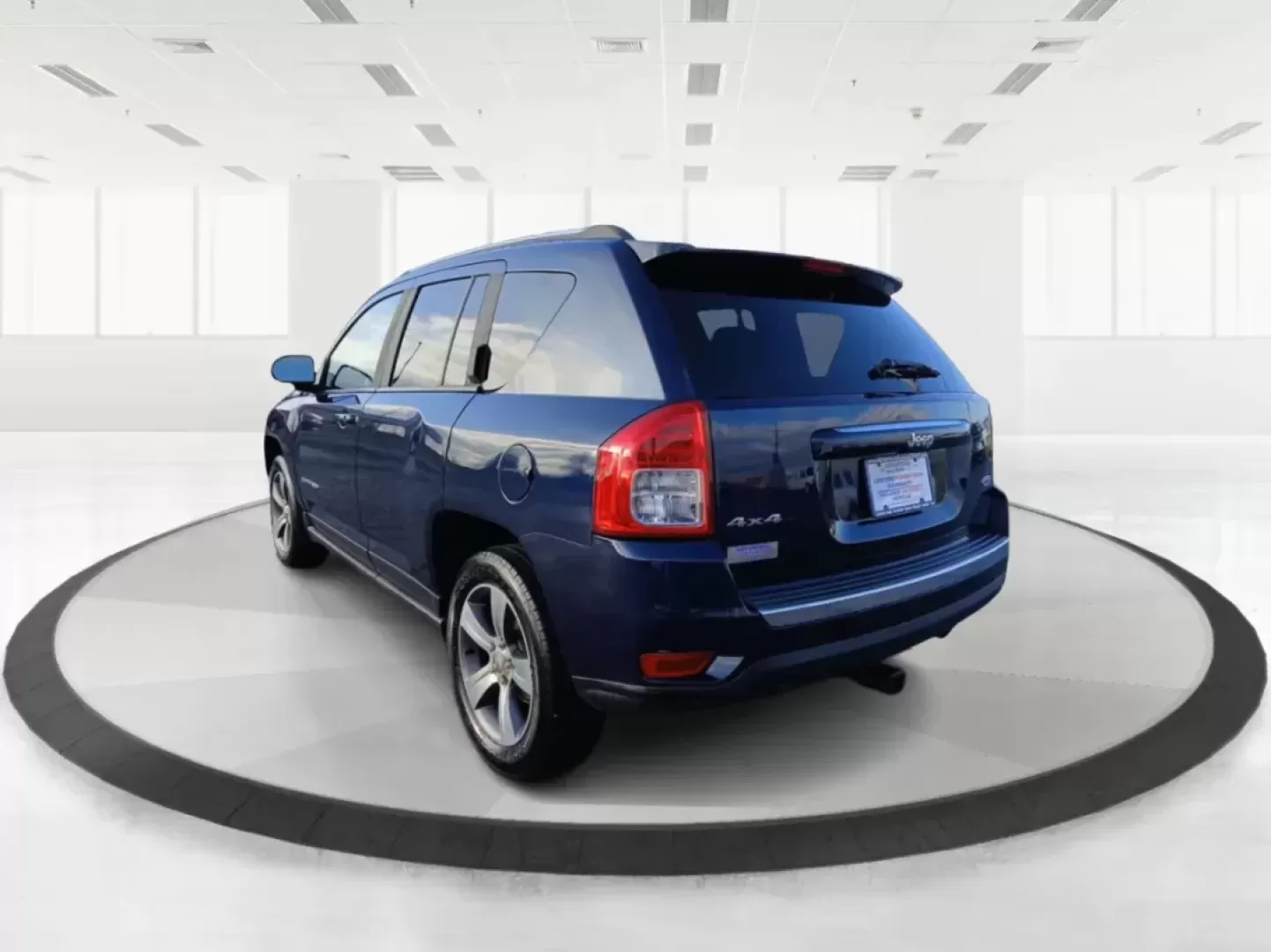 2016 Jeep Compass Latitude 4WD (1C4NJDEB7GD) with an 2.4L L4 DOHC 16V engine, 6-Speed Automatic transmission, located at 401 Woodman Dr, Riverside, OH, 45431, (937) 908-9800, 39.760899, -84.123421 - 2016 Jeep Compass Latitude 4WD - Photo#4